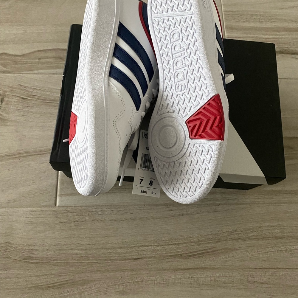 NWT Adidas Hooped 4.0 Men's White Sneakers/Navy Stripes; Size 7 Men’s and 8 Wo - Picture 4 of 6